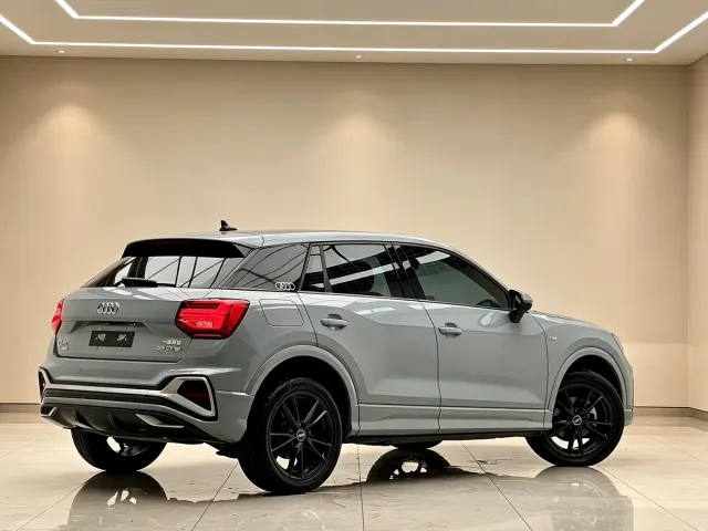 Audi Q2L — Фото автомобиля 4