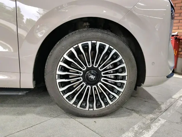 IM Motors LS8 — Фото автомобиля 17