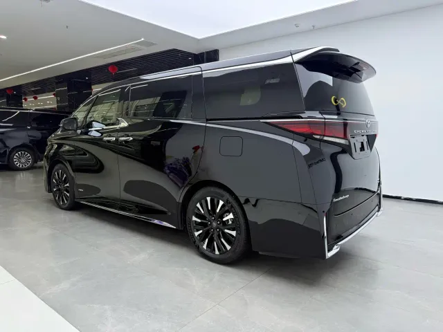 Toyota Vellfire — Фото автомобиля 4