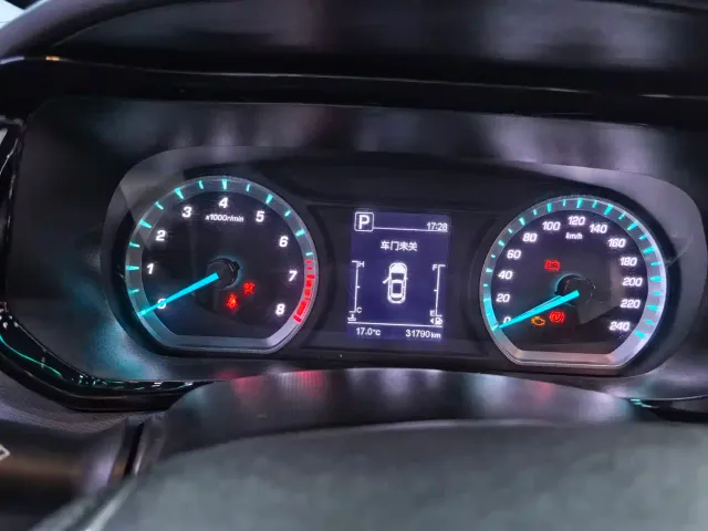 Changan Oushang X5 — Фото автомобиля 12