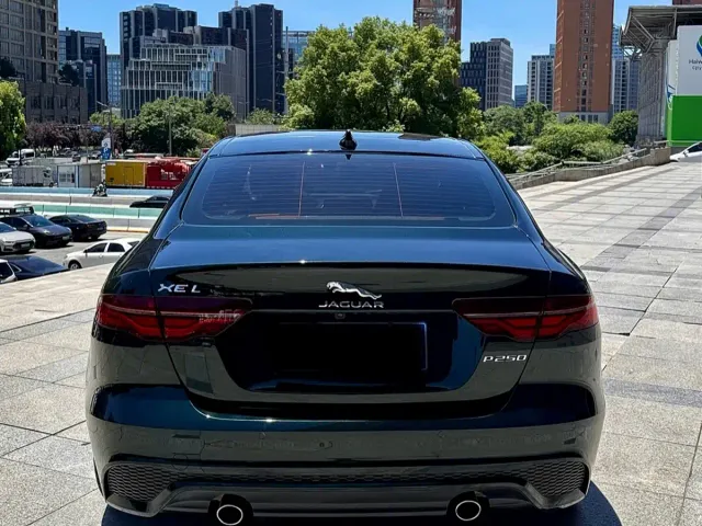 Jaguar XEL — Фото автомобиля 5