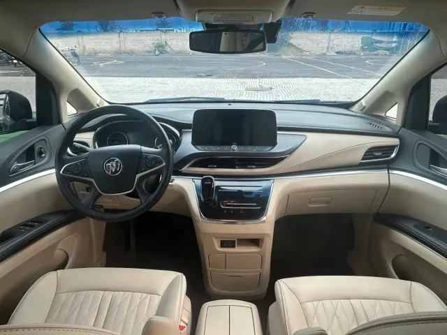 Buick GL8 — Фото автомобиля 7