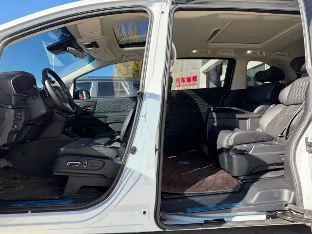 Honda Elysion — Фото автомобиля 2