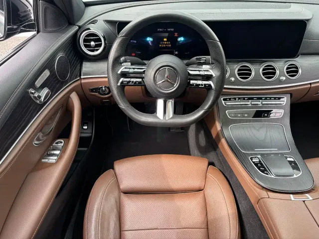 Mercedes-Benz E-Class — Фото автомобиля 14