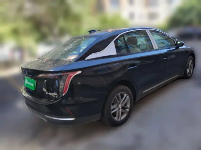 Hongqi E-QM5 — Фото автомобиля 4