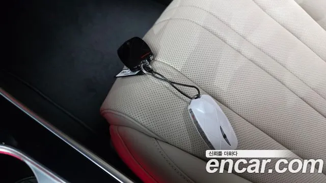 Genesis GV80 — Фото автомобиля 24