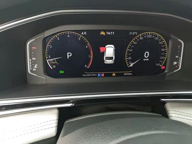 Volkswagen Tiguan L — Фото автомобиля 11