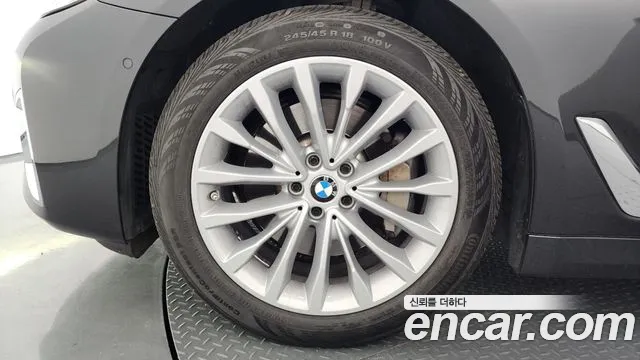 BMW 5-Series — Фото автомобиля 4