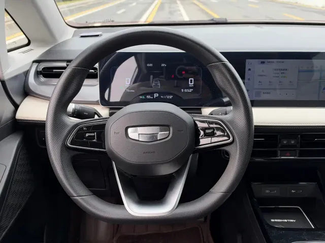 Geely Geometry E Firefly — Фото автомобиля 9