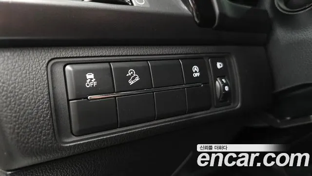 KG_Mobility_Ssangyong Rexton Новый Rexton Sport Khan Дизель 2.2 4WD — Фото автомобиля 13