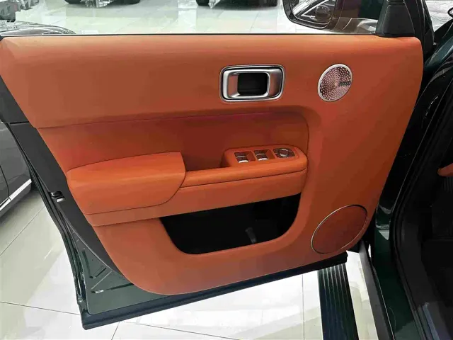 Li Auto L9 — Фото автомобиля 6