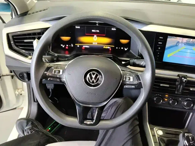 Volkswagen Polo — Фото автомобиля 10
