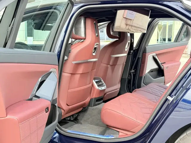 BMW BMW 7 Series 2023 Facelift 740Li Exclusive Luxury Package — Фото автомобиля 5
