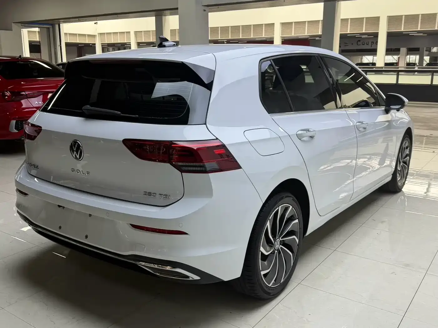 Volkswagen Golf 2023 280TSI DSG Pro — Фото автомобиля 19