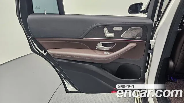 Mercedes-Benz GLS-Class — Фото автомобиля 23