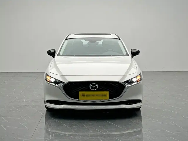 Mazda Axela — Фото автомобиля 2