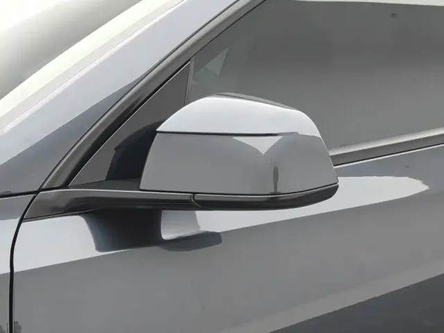 Tesla Model Y — Фото автомобиля 15