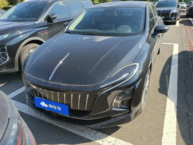 Hongqi E-QM5 — Фото автомобиля 2