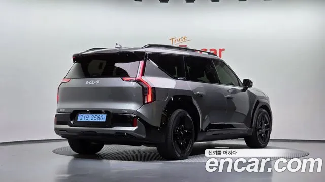 Kia EV9 — Фото автомобиля 2