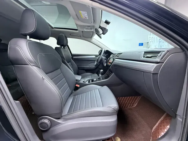 Skoda Superb — Фото автомобиля 10
