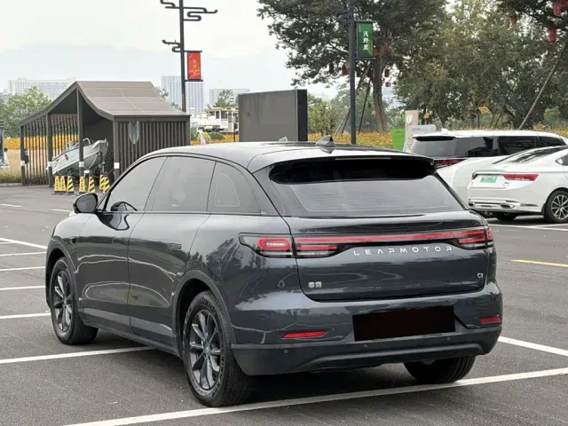 Leapmotor C11 — Фото автомобиля 4