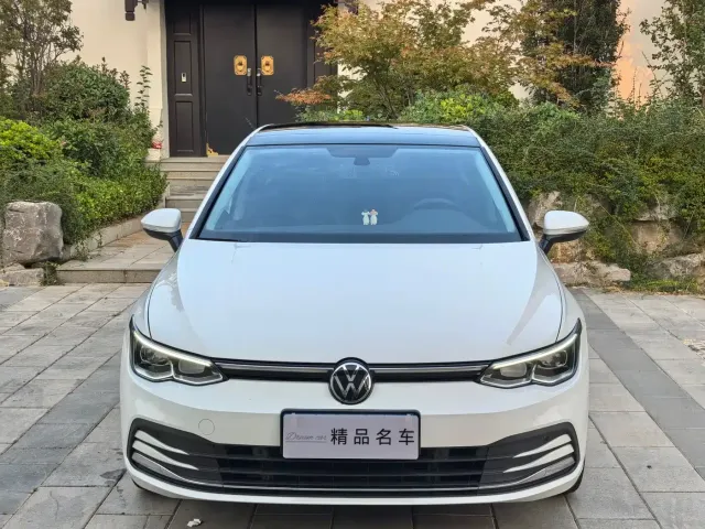 Volkswagen Golf — Фото автомобиля 2