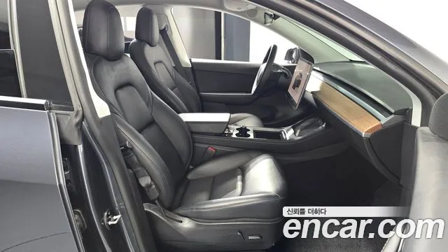 Tesla Model Y — Фото автомобиля 26