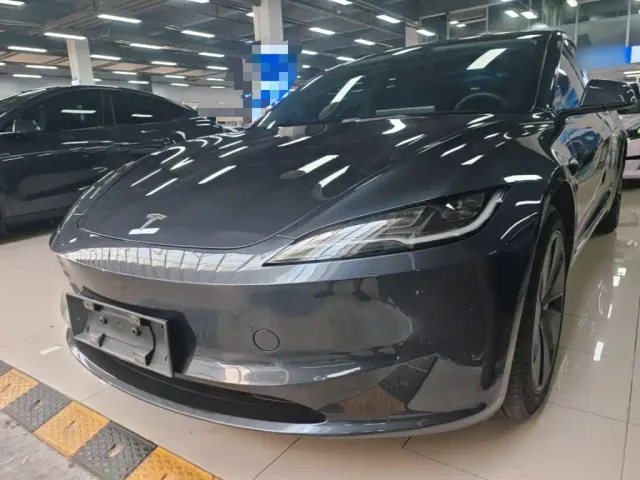 Фотография автомобиля — Tesla Model 3