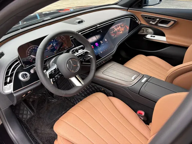 Mercedes-Benz E-Class — Фото автомобиля 5