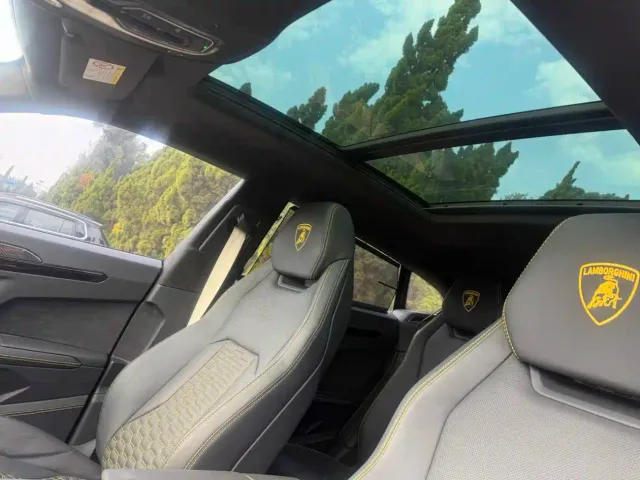 Lamborghini Urus — Фото автомобиля 4