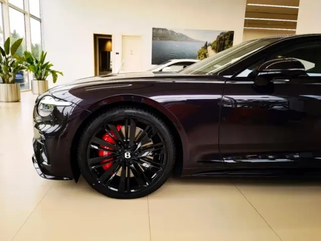 Bentley Continental Plug-in Hybrid — Фото автомобиля 13