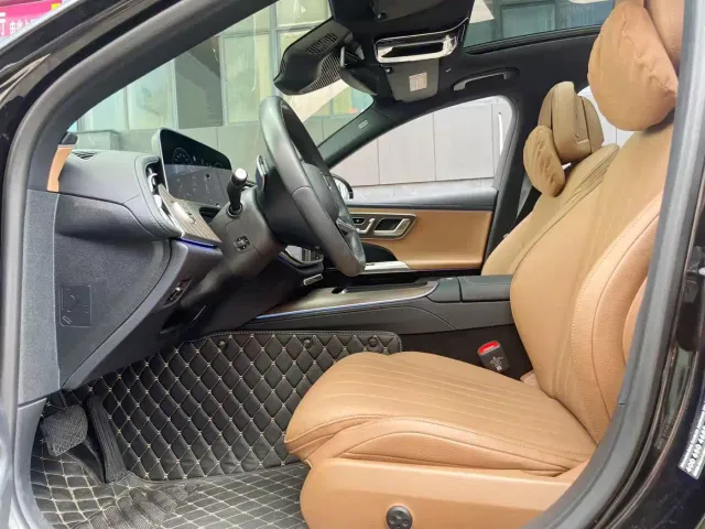 Mercedes-Benz E-Class — Фото автомобиля 3