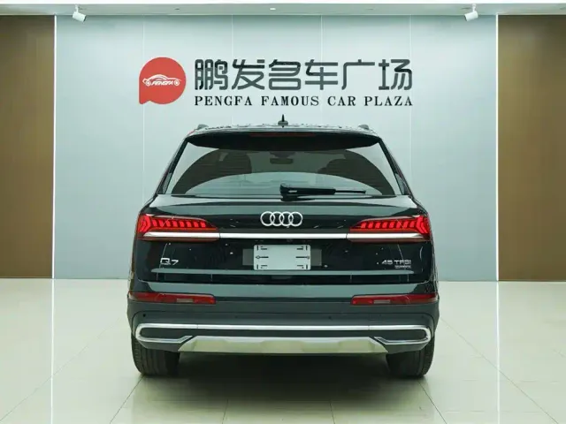 Audi Q7 — Фото автомобиля 16