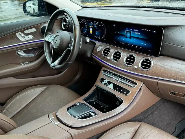 Mercedes-Benz E-Class — Фото автомобиля 13