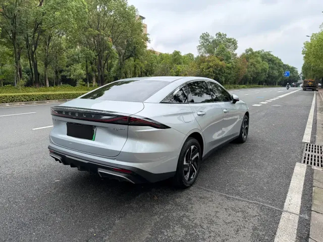 Geely Galaxy L6 — Фото автомобиля 9