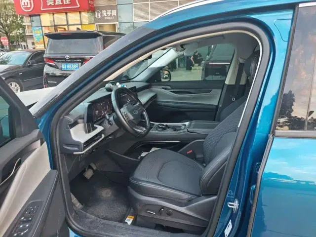 Ford Edge — Фото автомобиля 6