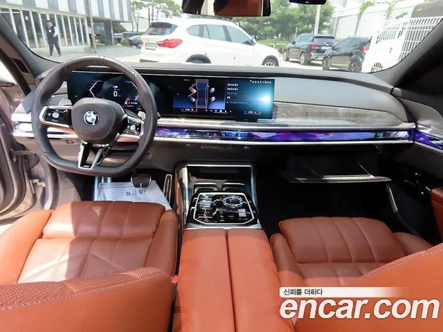 BMW 7 Series G70 — Фото автомобиля 7