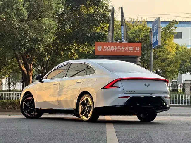 Wuling Starlight — Фото автомобиля 7