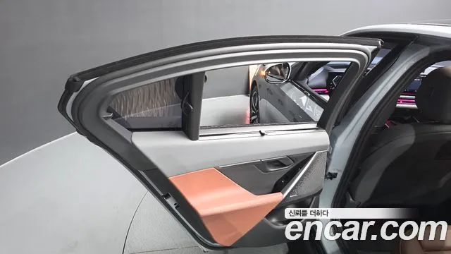 BMW 5 Series G60 — Фото автомобиля 14