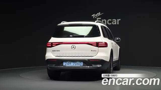 Mercedes-Benz EQB — Фото автомобиля 4