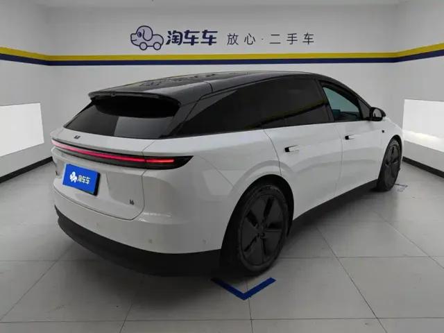 Li Auto i6 — Фото автомобиля 3