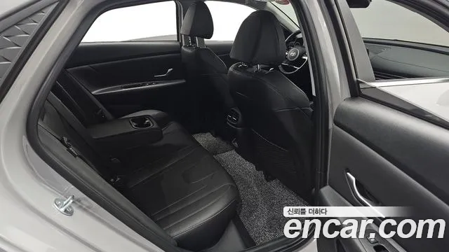 Hyundai Avante CN7 — Фото автомобиля 16