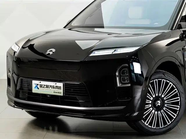 Nio ES8 — Фото автомобиля 2