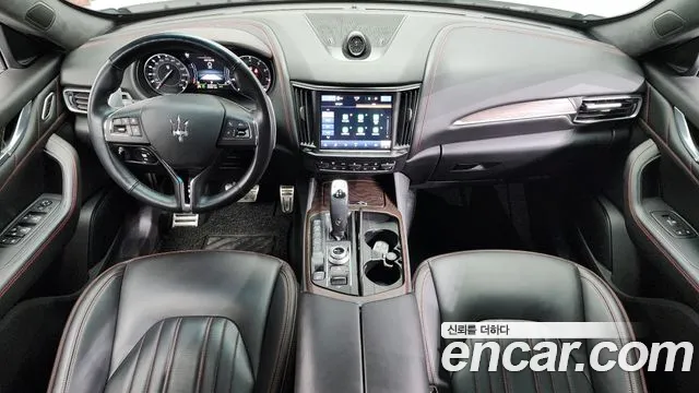 Maserati Levante — Фото автомобиля 7