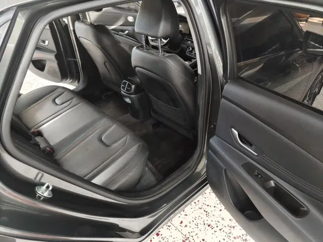 Hyundai Elantra — Фото автомобиля 10