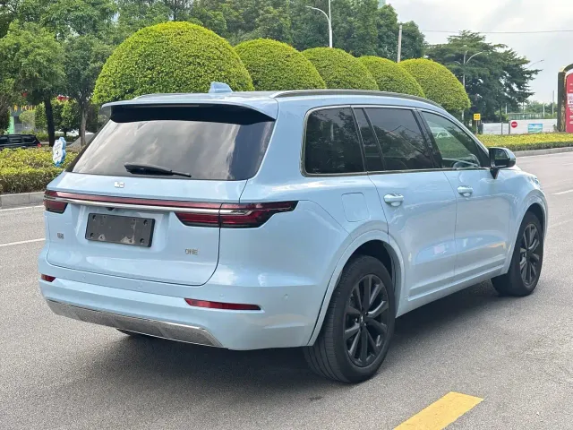 Li Auto ONE — Фото автомобиля 7