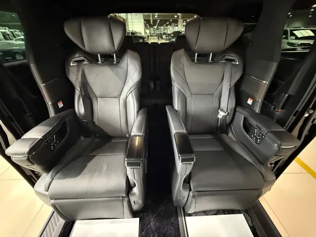 Toyota Alphard 2024 Hybrid 2.5L Prestige Edition — Фото автомобиля 13