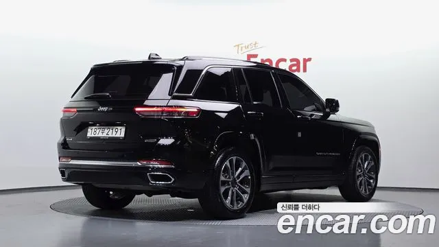 Jeep Cherokee Grand Cherokee(WL) 3.6 Overland — Фото автомобиля 2