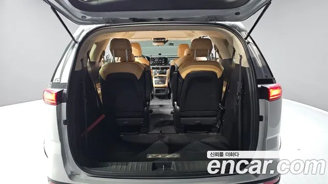 Kia Carnival Generation 4 — Фото автомобиля 20
