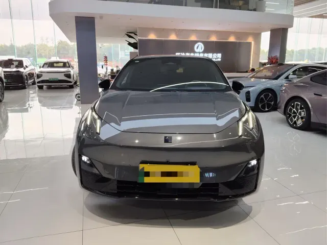 Lynk & Co Z20 — Фото автомобиля 2